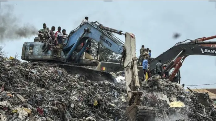 Un éboulement meurtrier à la décharge de Dar-es-Salam relance le débat sur l'urbanisme à Conakry