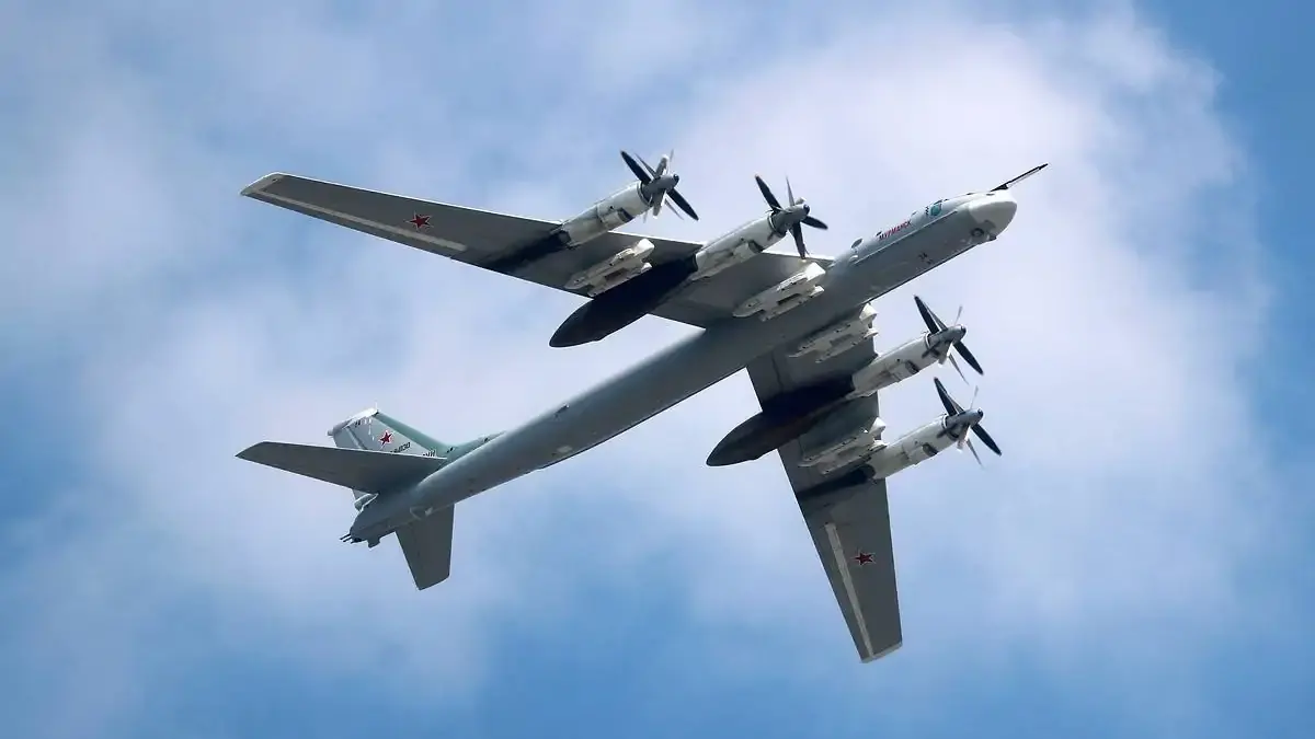 L'Ukraine frappe la base aérienne d'Engels-2 et endommage un bombardier stratégique russe