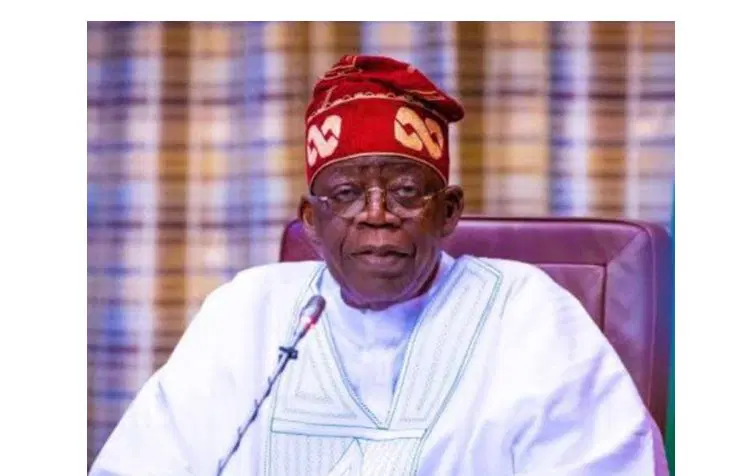 Tinubu hausse les salaires militaires pour répondre aux crises sécuritaires