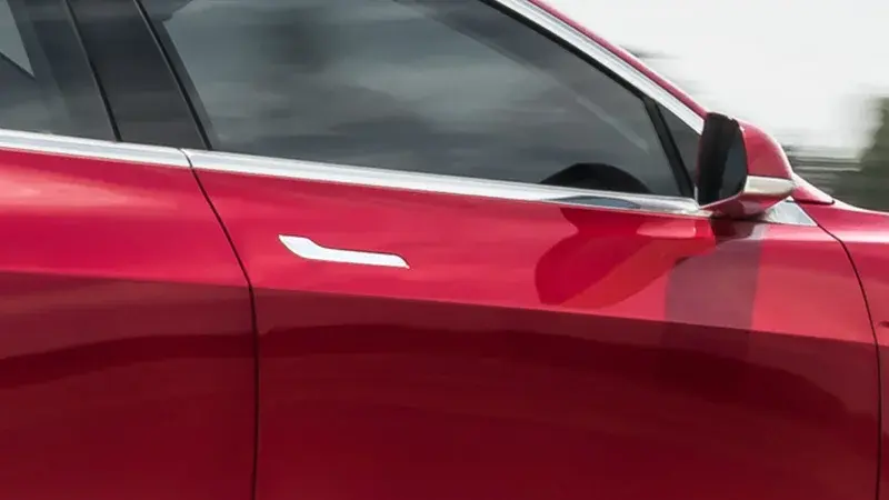 Sécurité des portières électriques : pourquoi l'Europe ne suit pas le rappel massif imposé en Chine
