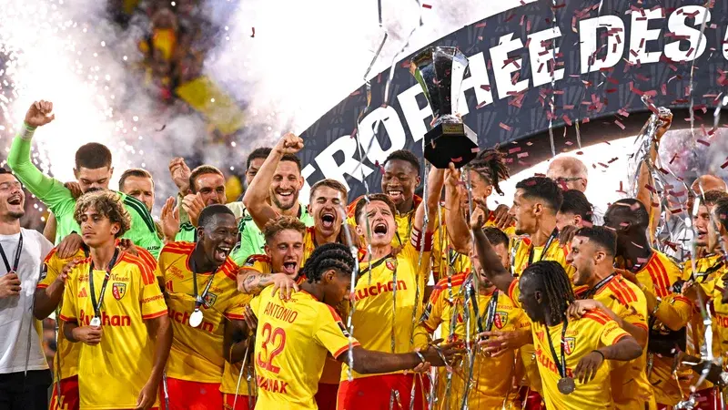 Exploit historique : le RC Lens domine le PSG 1-0 et décroche son premier Trophée des champions