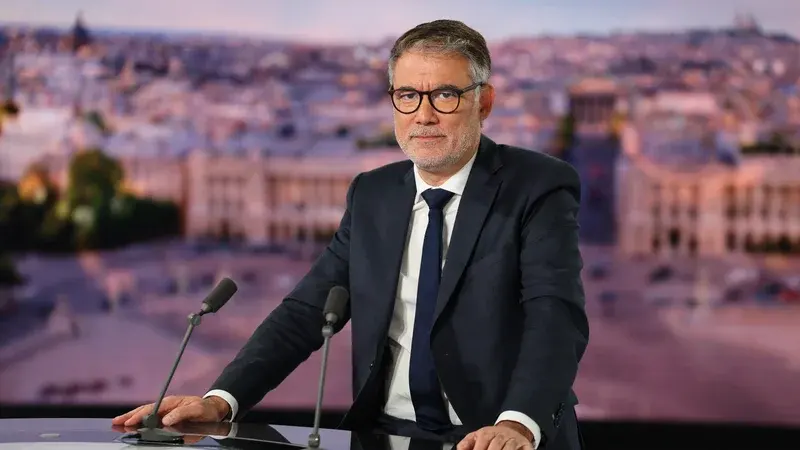 Olivier Faure officialise sa candidature à la primaire de la gauche pour l'élection présidentielle de 2027