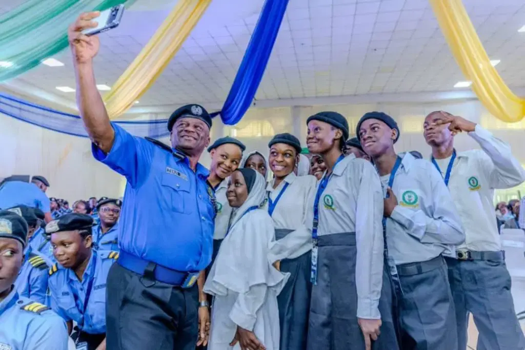 Le chef de la police nigériane appelle la jeunesse à refuser toute instrumentalisation politique avant 2027