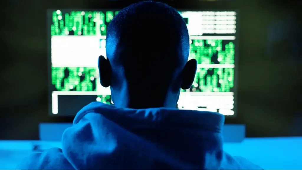 Arrestations massives dans le démantèlement d’un réseau cybercriminel ouest-africain à l’échelle mondiale