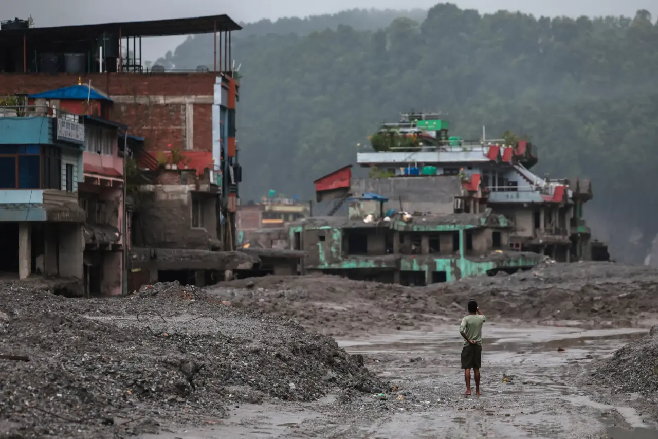 Glacier en effondrement : 623 morts et 2 426 disparus au Népal et au Tibet après une catastrophe sans précédent