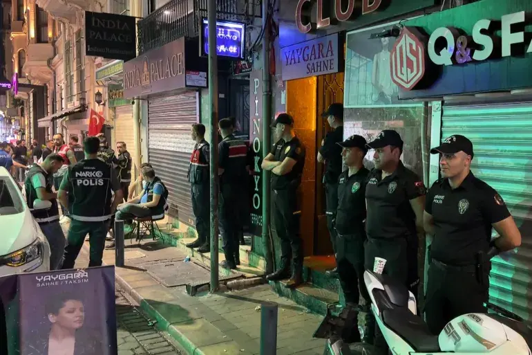 La Turquie intensifie sa répression contre les associations LGBTQ avec une vaste opération policière nationale