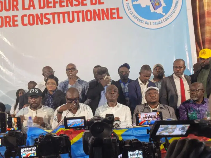 Le président Tshisekedi lance un dialogue national sur la crise sécuritaire, mais l’opposition C64 le qualifie de diversion