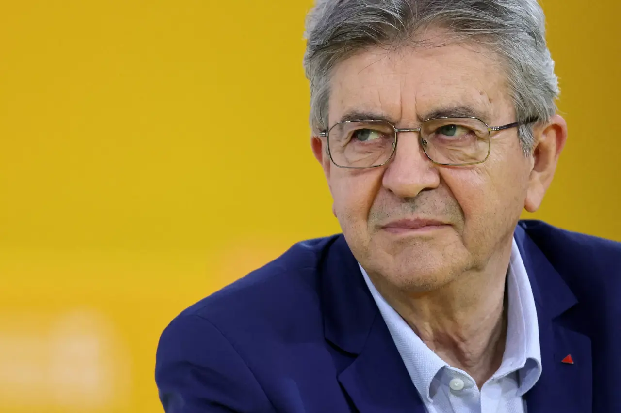 Mélenchon exige un vote du Parlement après l’annonce de troupes françaises à Yanbu, le port saoudien stratégique