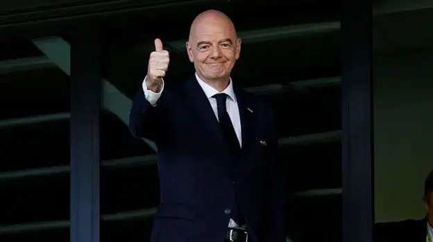 Gouvernance de la FIFA : Debbie Hewitt exige la transparence sur le projet de cession de la Coupe du monde