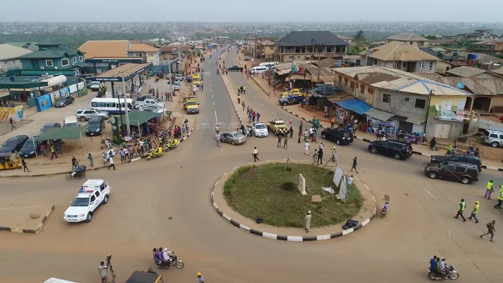 La disparition programmée d'Aiyetoro : quand l'érosion côtière et la corruption effacent une communauté nigériane