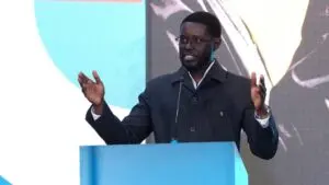 Le parti Kiiraay étend son emprise politique au Sénégal avec des ralliements massifs d'élus locaux
