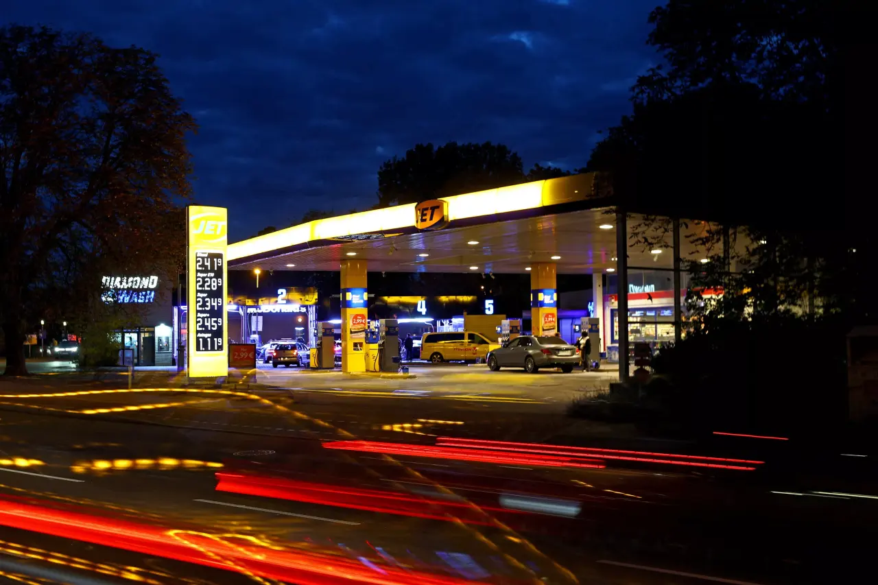L’Union européenne juge « très mauvaise idée » la possible interdiction américaine des exportations de diesel, avertissant d’une crise énergétique