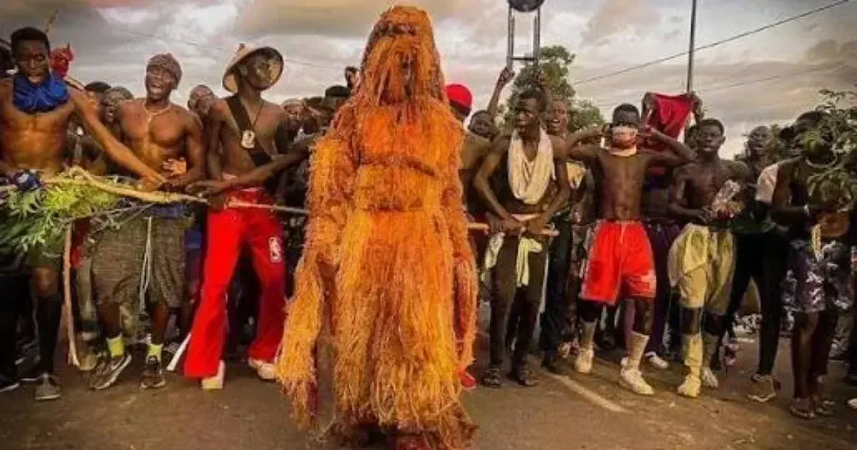 La désacralisation du Kankourang : entre héritage culturel mandingue et dérives mercantiles