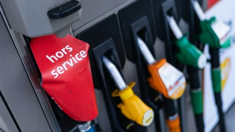 La fiscalité européenne sur le gazole face au choc pétrolier : entre hausse des taxes et érosion des recettes publiques