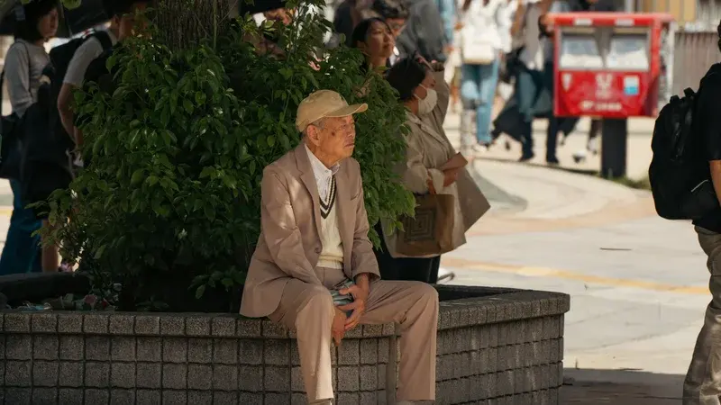 Le Japon face au défi démographique : comment l'archipel gère ses 100 000 centenaires