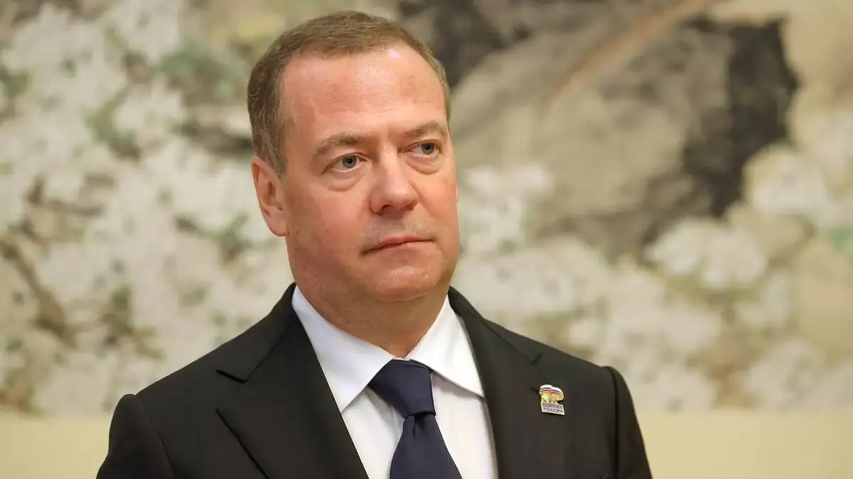 Tensions entre la Russie et la France : Medvedev accuse Le Pen de « russophobie »