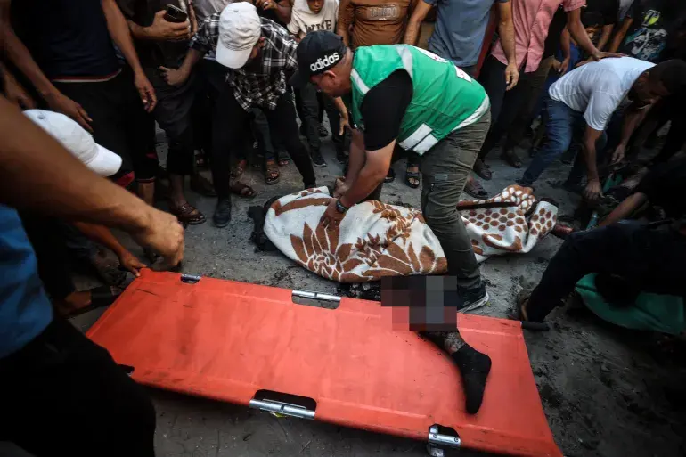 Israël intensifie les frappes à Gaza malgré le cessez-le-feu et relance un plan controversé de déplacement des Palestiniens