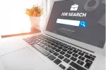 Le paradoxe du marché du travail : les entreprises exigent de l’expérience pour les postes d’entrée, mais où les jeunes peuvent-ils la gagner ?