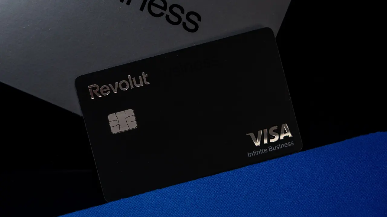 Revolut et Visa expérimentent en France le premier paiement sécurisé initié par une intelligence artificielle