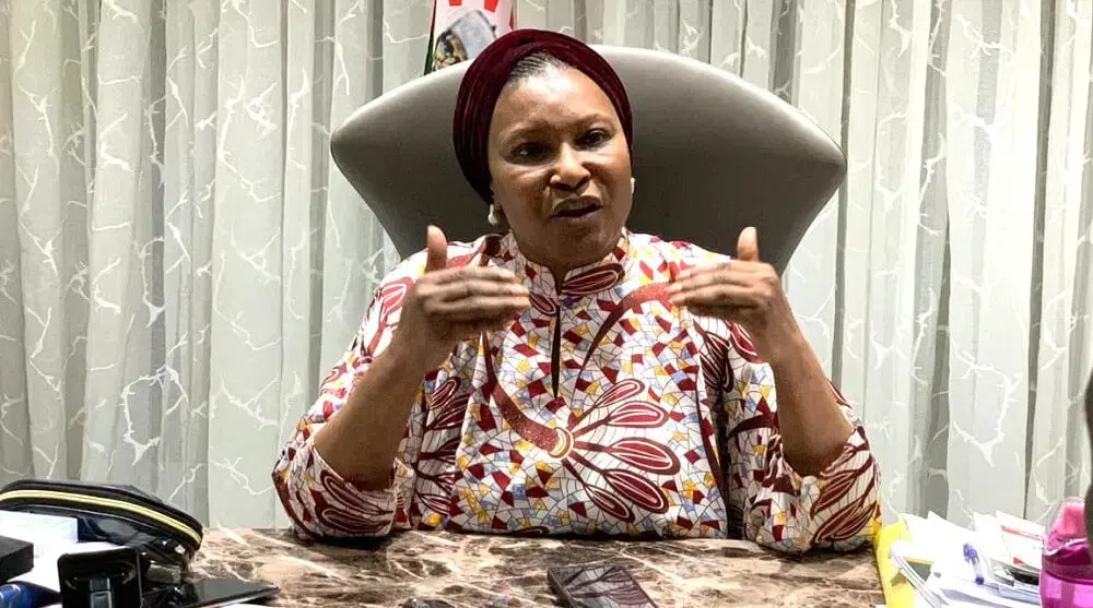 La sénatrice Ireti Kingibe défie le ministre Nyesom Wike sur la gestion financière du Territoire de la capitale fédérale