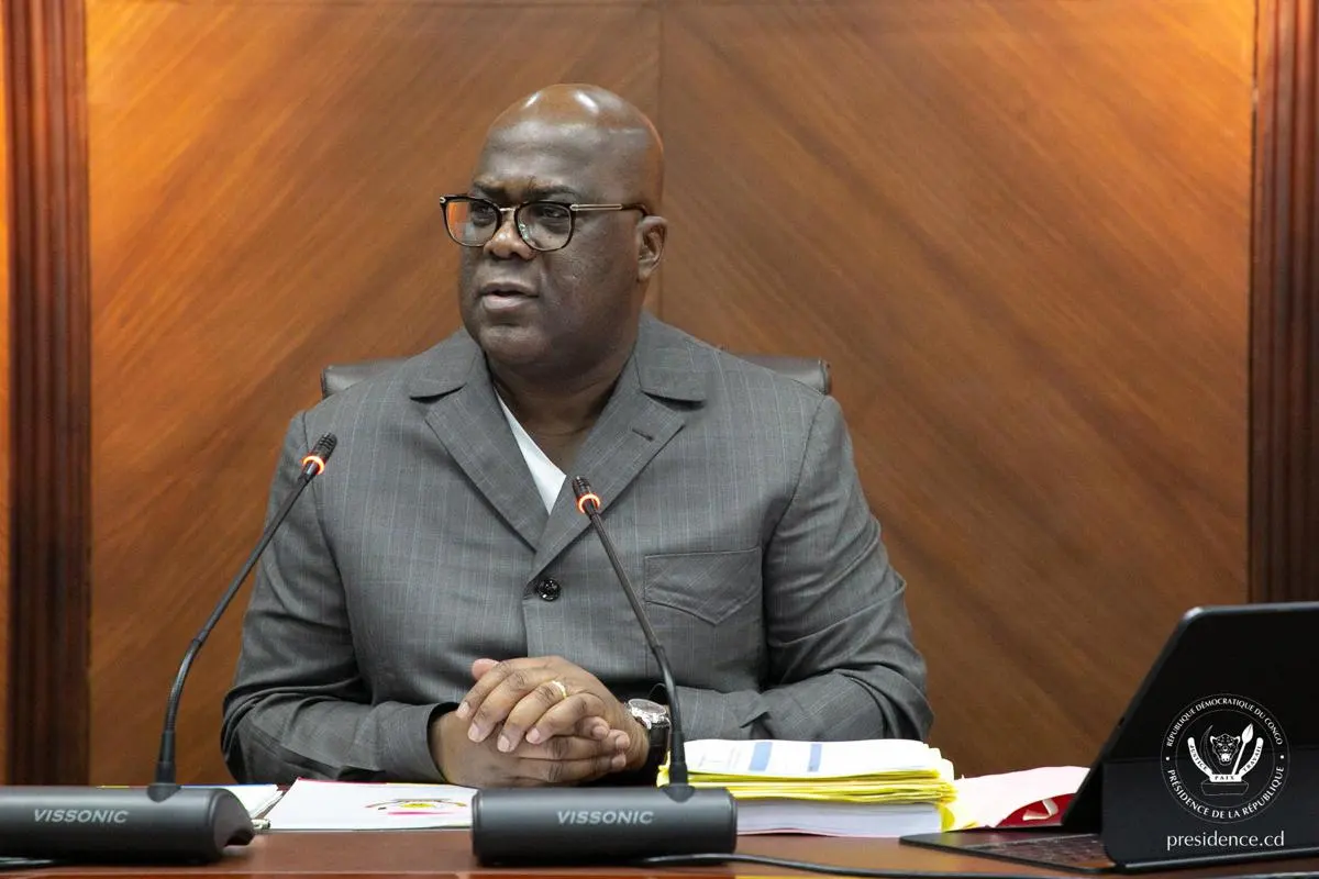 Le président Tshisekedi exige une réponse coordonnée face à la vague d’incendies qui ravage Kinshasa