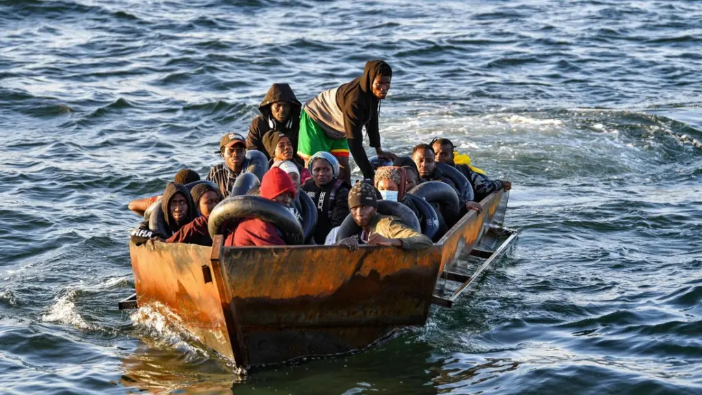 Plus de 80 disparus après le naufrage d'une pirogue partie de Gambie vers les Canaries