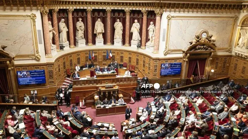 Les élections sénatoriales françaises se préparent dans un climat de recomposition politique