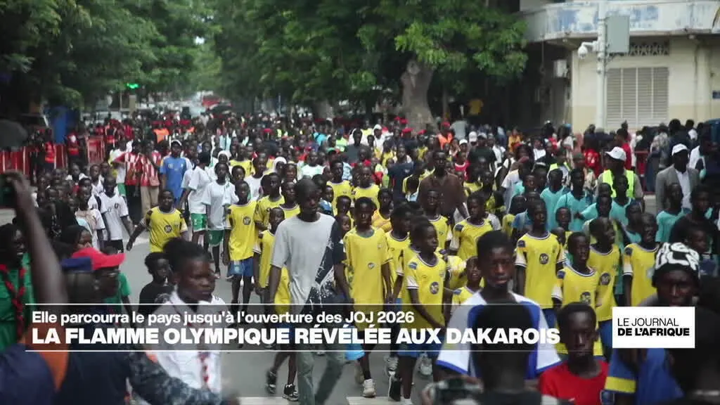 La flamme olympique arrive à Dakar, prélude au premier JOJ sur le continent africain