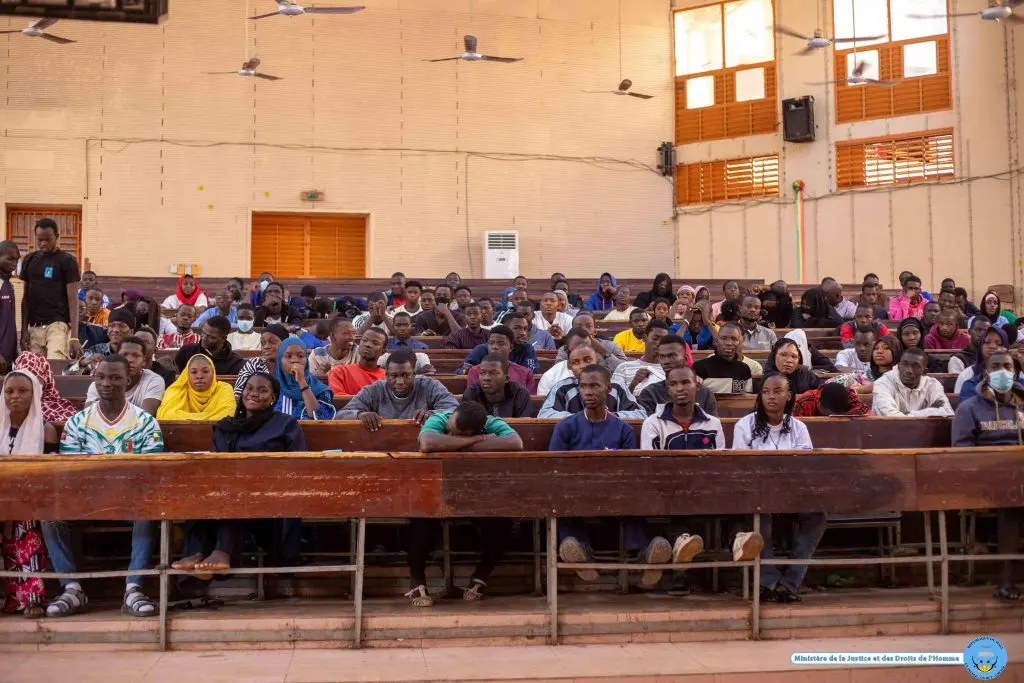 Plus de 4 000 candidats se bousculent pour 250 places à l'INFSS au Mali