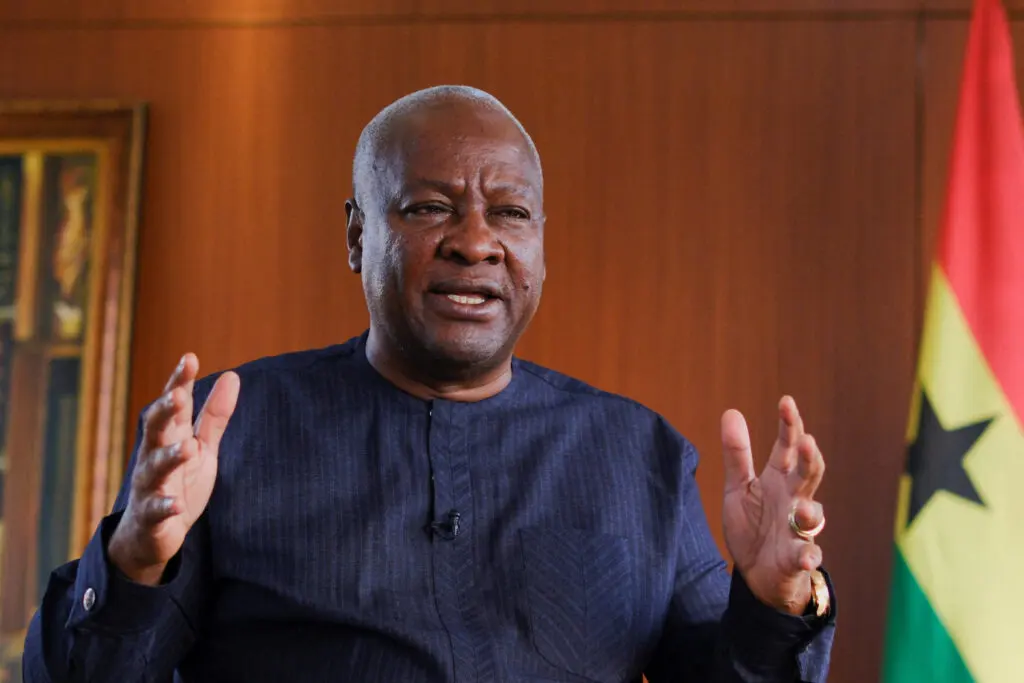 Le président Mahama clarifie la hiérarchie administrative entre la TMA et la TDC à Tema