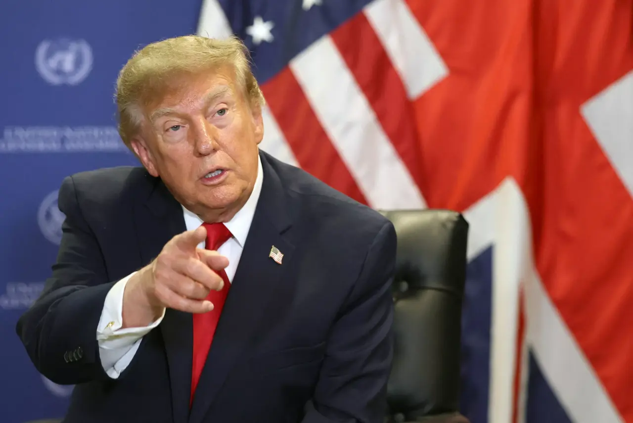 Donald Trump envisage de suspendre les exportations de diesel pour contrer la flambée des prix aux États-Unis