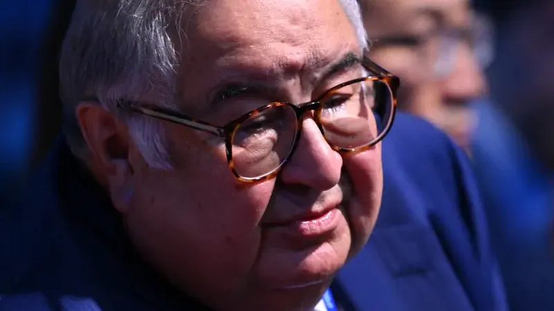 La France tente de négocier la libération de ses ressortissants en Azerbaïdjan via l'oligarque Alicher Ousmanov
