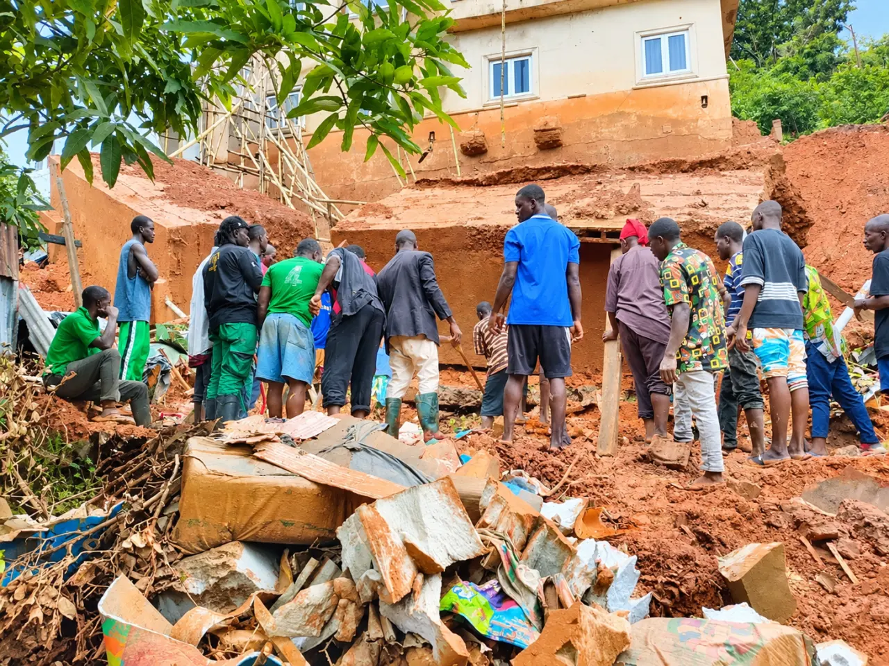 Drame à Enugu : le propriétaire d'un bâtiment arrêté après l'effondrement mortel d'un réservoir d'eau