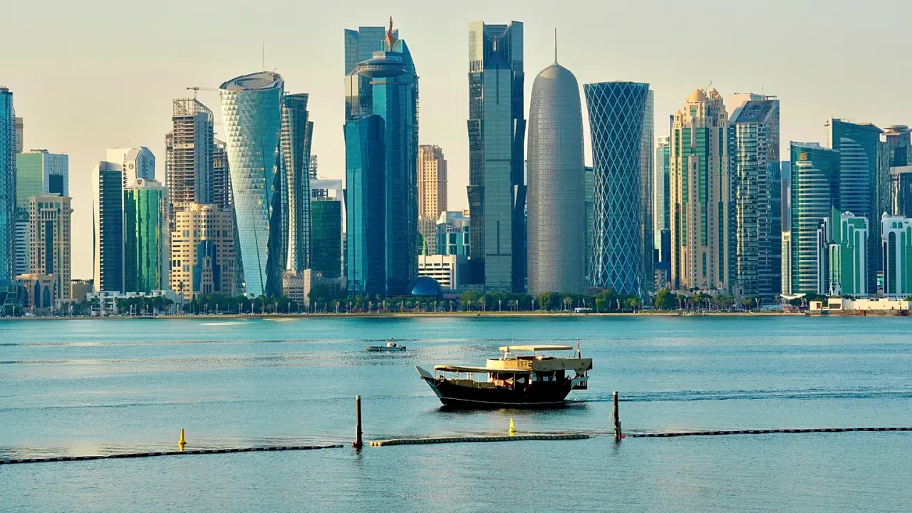 Le déficit budgétaire du Qatar s'alourdit sous l'effet des perturbations persistantes des exportations de GNL