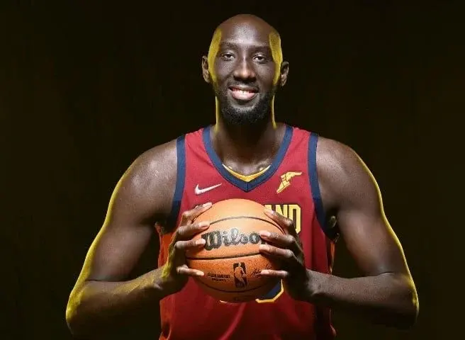 Le Sénégalais Tacko Fall tente un retour en NBA avec les Philadelphia 76ers