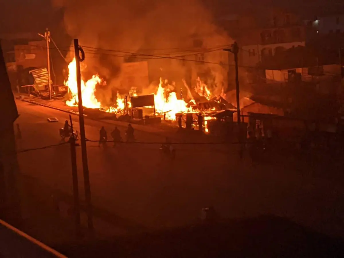 Incendie ravage le centre de soins intensifs de l'hôpital général de Mambasa, menaçant la prise en charge des patients Ebola