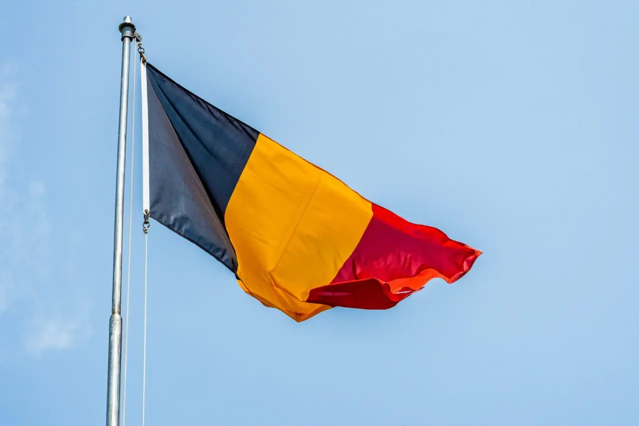 La Belgique intensifie les expulsions d'étrangers condamnés avec un record de 1 239 éloignements en 2026