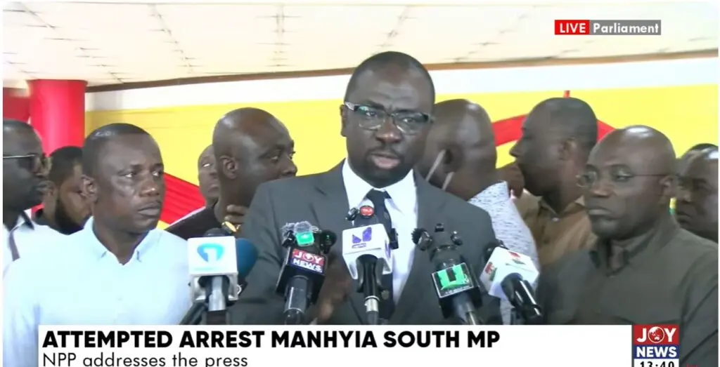 Le député Nana Agyei Baffour Awuah dénonce une tentative d'arrestation irrégulière à Accra