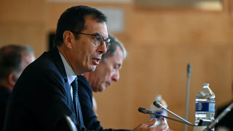 Le gouvernement français engage une réforme des arrêts maladie pour économiser deux milliards d'euros