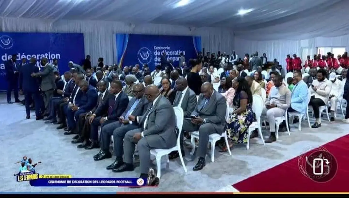 Le Président Tshisekedi décore les Léopards de la RDC chevaliers de l’Ordre national du Léopard après leur qualification historique à la Coupe du Monde 2026