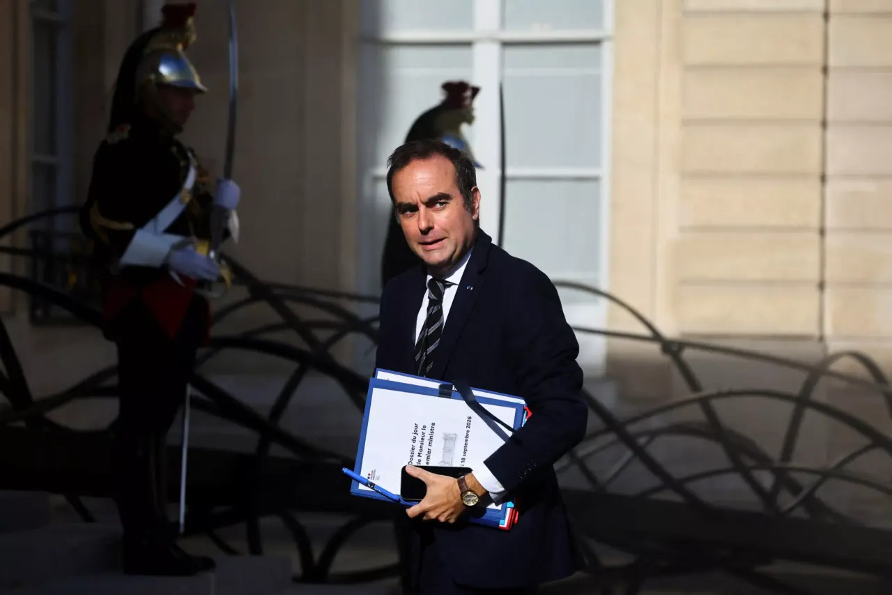 Le gouvernement français envisage une règle d'or pour redistribuer les surplus de taxes sur les carburants