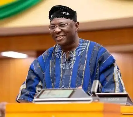 Le débat sur la politique des prix des carburants au Ghana oppose les visions budgétaires du NPP et du NDC