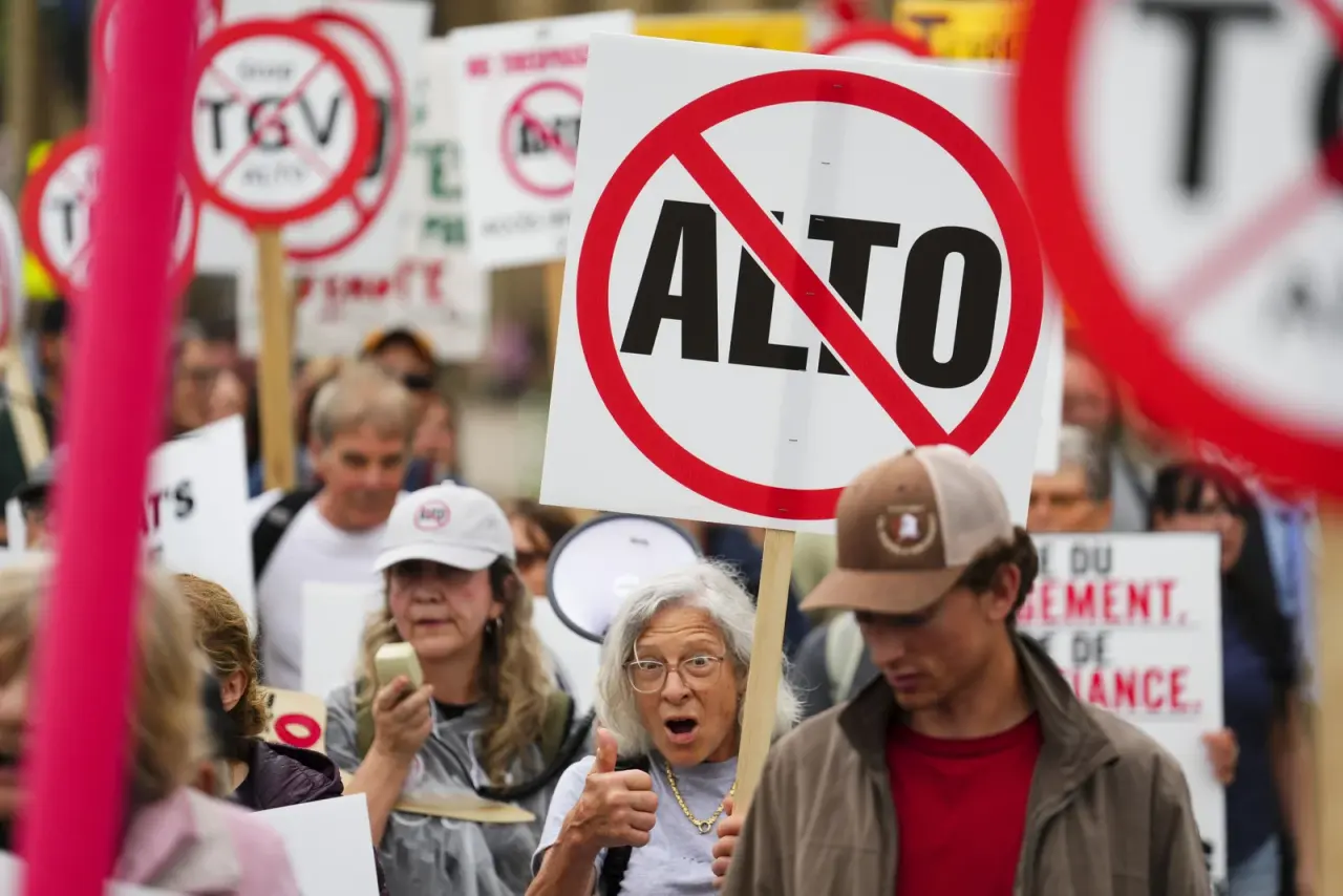 L’Union des producteurs agricoles demande la suspension immédiate du TGV Québec‑Toronto, pointant coûts sous‑estimés et alternatives moins chères