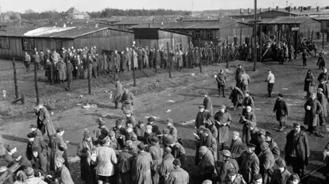 La justice allemande poursuit ses investigations sur les crimes nazis malgré le grand âge des suspects