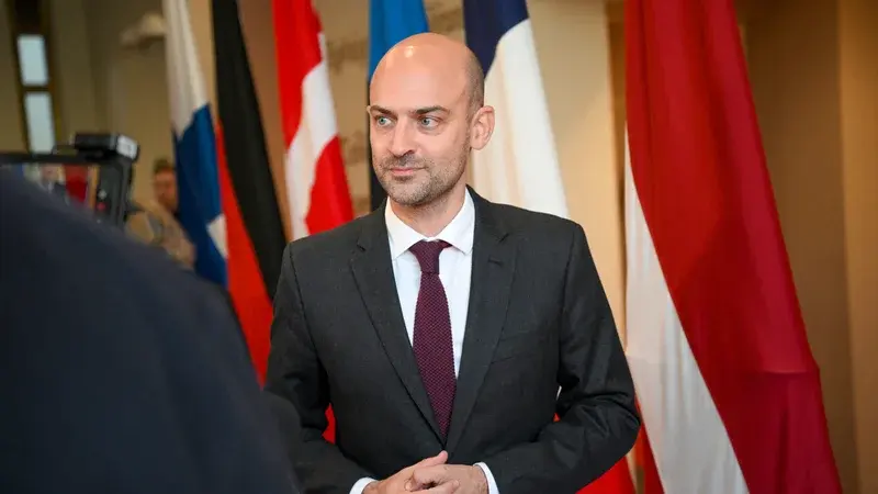 Le ministre français qualifie d'intimidation la frappe russe sur un train près de la frontière polono‑ukrainienne
