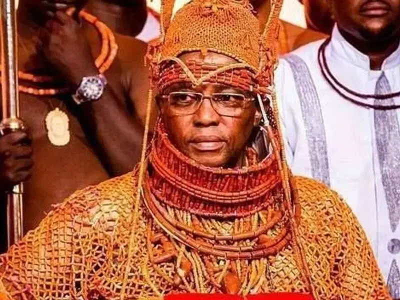 L'Oba d'Benin suspend les chanteurs royaux Isikhuan pour violation d'un tabou ancestral lors d'une performance non autorisée