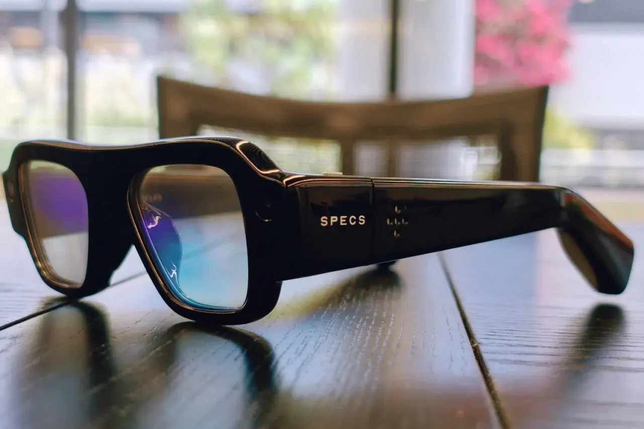 Snap lance ses nouvelles lunettes de réalité augmentée pour imposer l'informatique spatiale au grand public