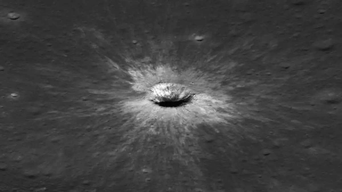 La sonde LRO de la Nasa détecte un cratère lunaire inédit formé par un impact massif