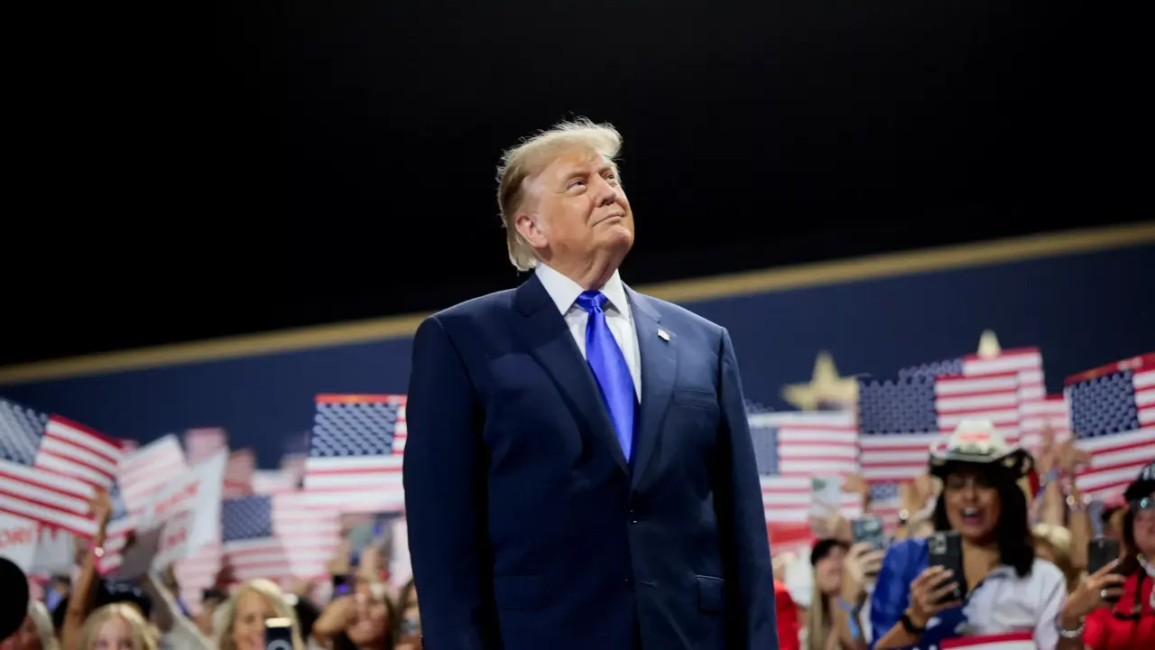 Donald Trump intensifie sa stratégie électorale en promettant un dividende financier aux électeurs américains