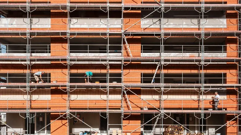 Le secteur du bâtiment en France face à une crise structurelle majeure et la menace de 20 000 suppressions d'emplois